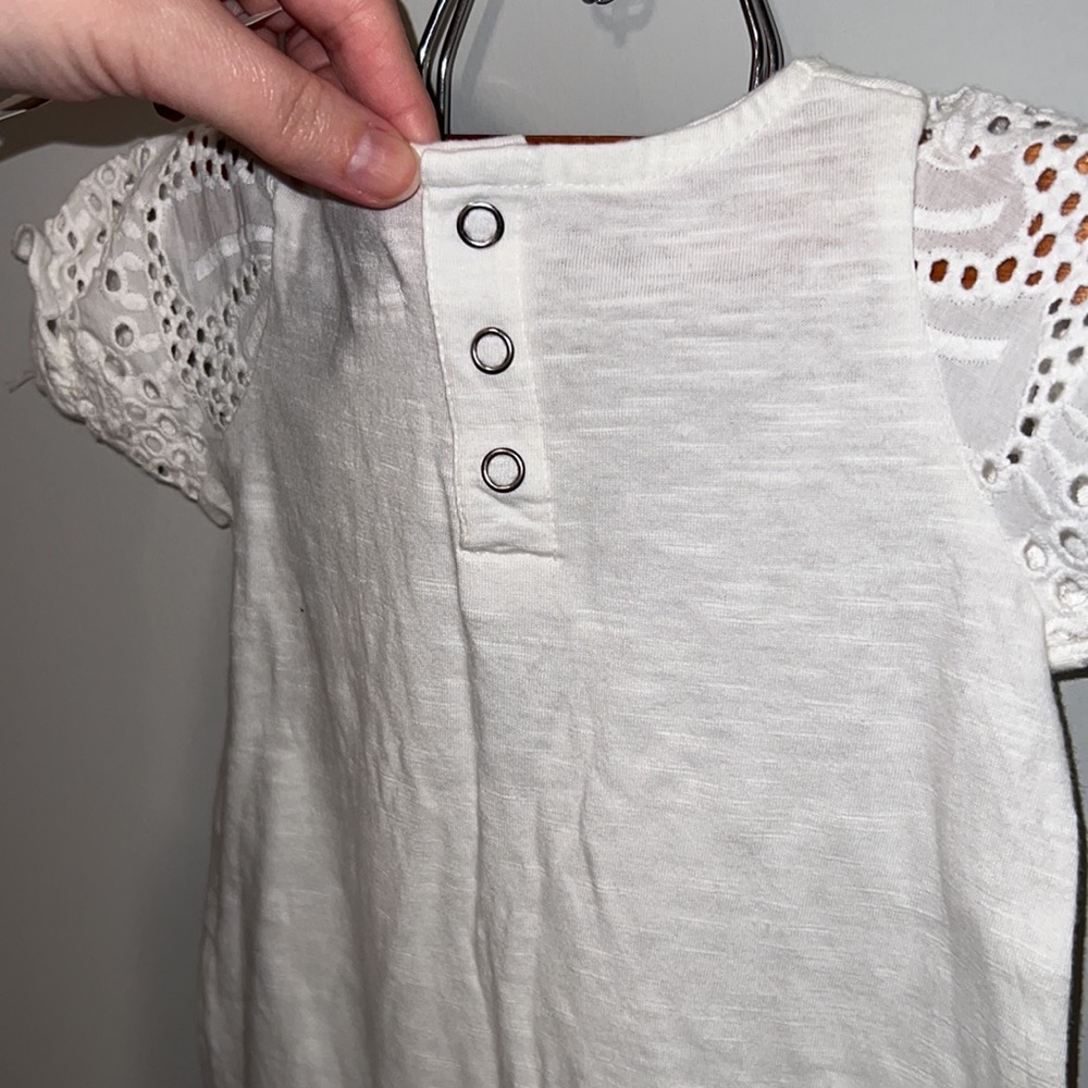 NWT 7 For All Mankind White Boho Crochet Burnout Baby Onesie- 6 to 9 months - Picture 6 of 12
